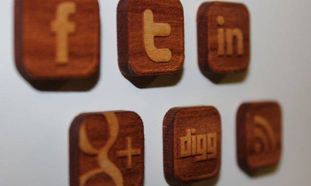 2 ways to link leaflet marketing with your social media