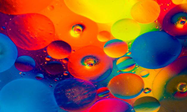 Get Your Colours Right And Grab All The Attention!